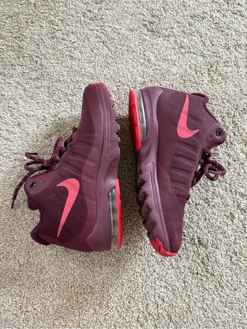 Nike Women’s Air Max Invigor Mid Burgundy Sneakers with Pink Swoosh Size 7.5